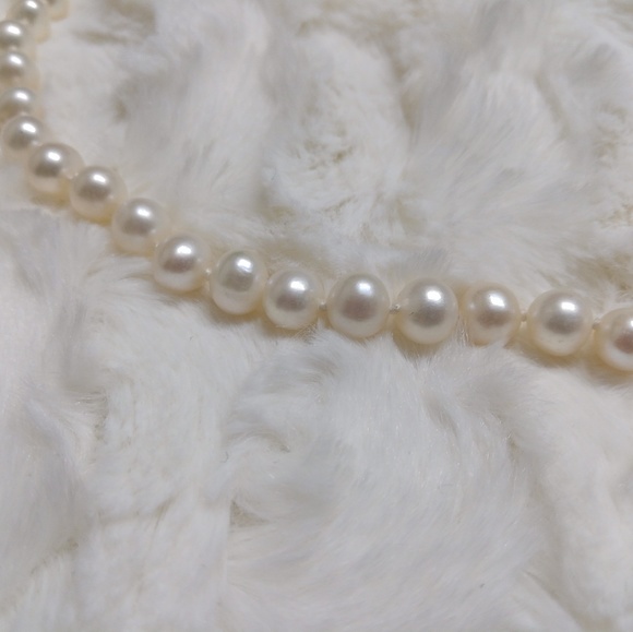 Vintage Elegant Choker Style Pearl Necklace - Picture 3 of 5